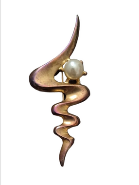 Vintage Gold-Tone Wave Pearl Accent Brooch - Elegant Women’s Jewelry